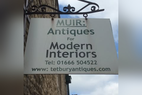 Muir:Antiques for Modern Interiors in Tetbury