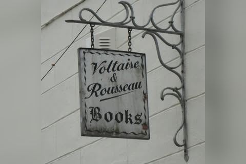 Voltaire and Rousseau in Glasgow