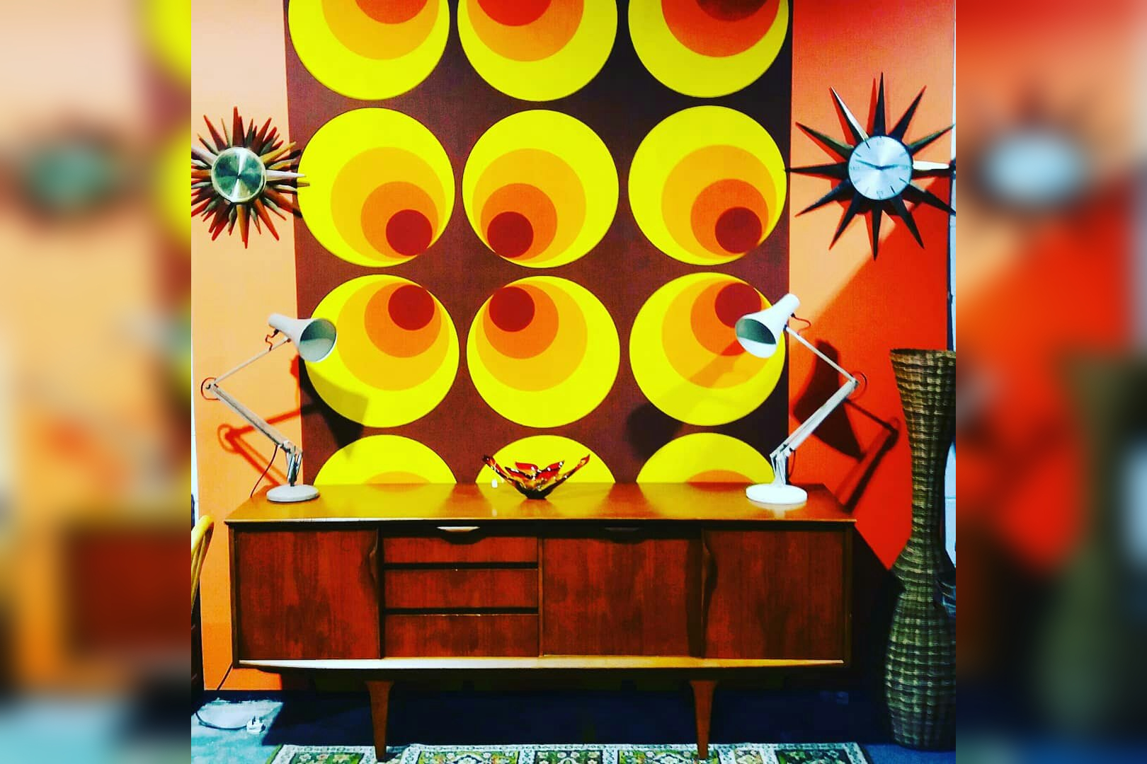 Vintage treasure uk in Cardiff