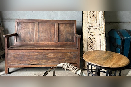 Antiques and Salvage Market in Knutsford