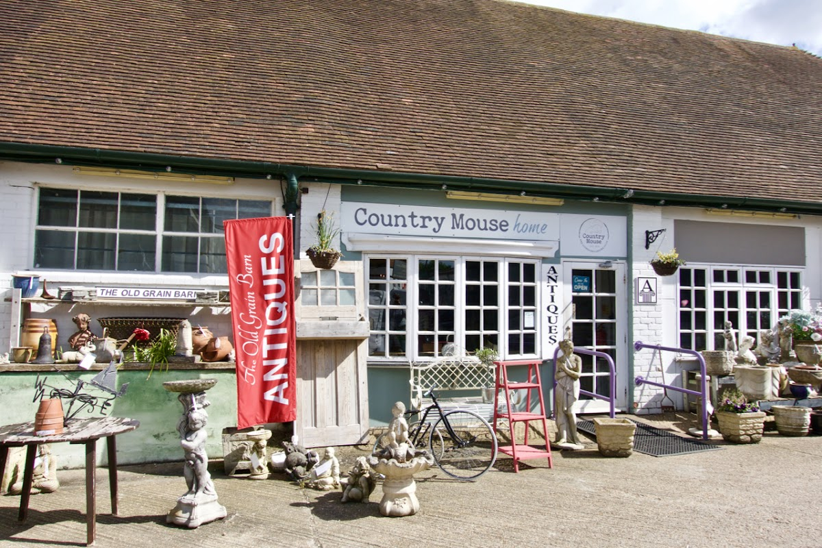 The Old Grain Barn Antiques in Bracknell