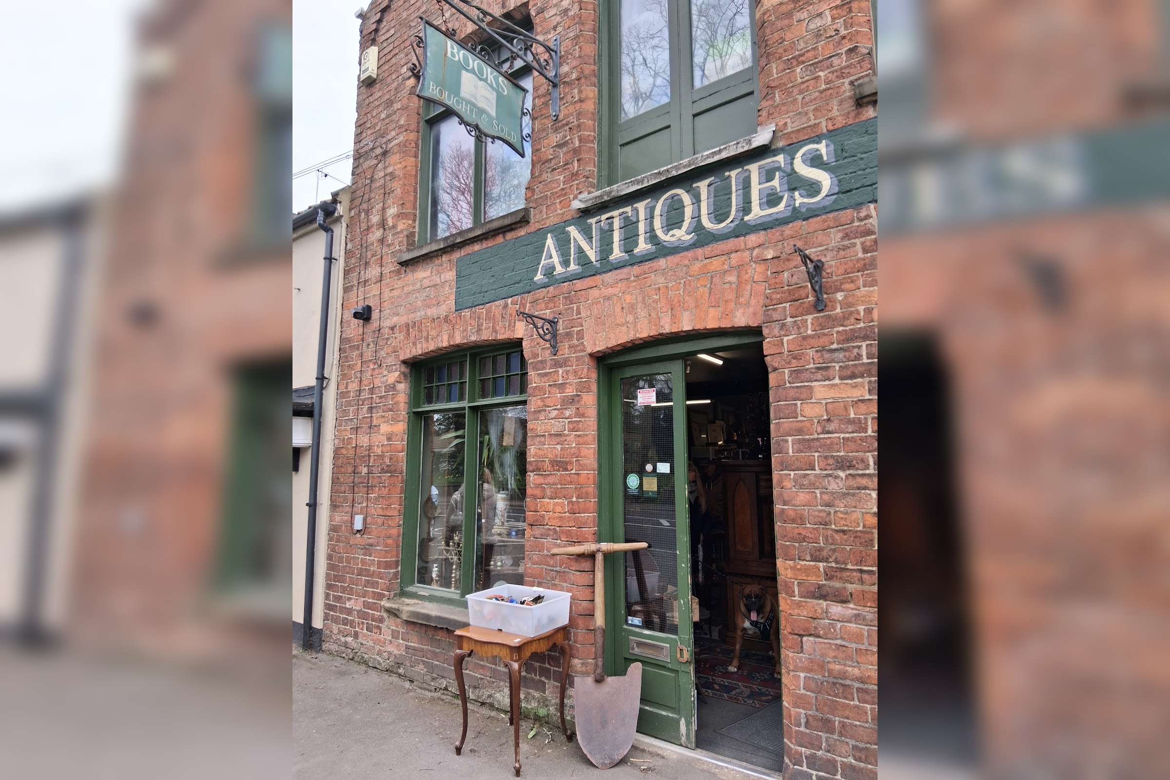 Laurence Shaw Antiques in Horncastle