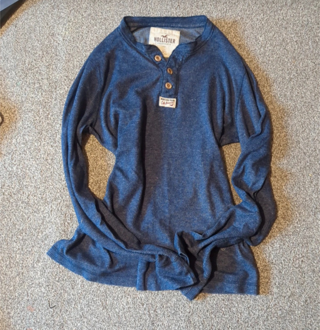Vintage Hollister long-sleeve for SO little bought at Age UK for £4.50
