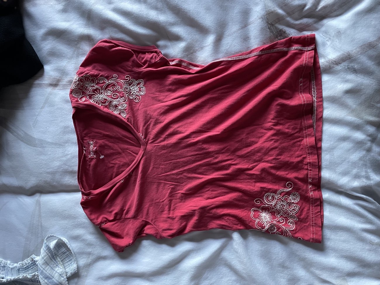 old new look embroidered tshirt I am so in love product bought at Salvation Army for £0.50