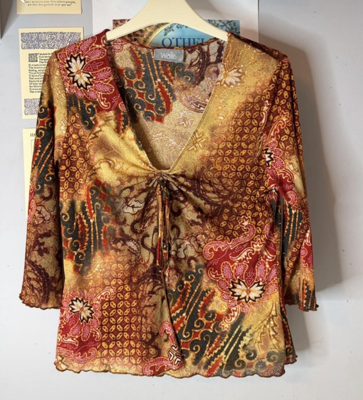 Gorgeous Wallis mesh top bought at Mind shop for £8.00