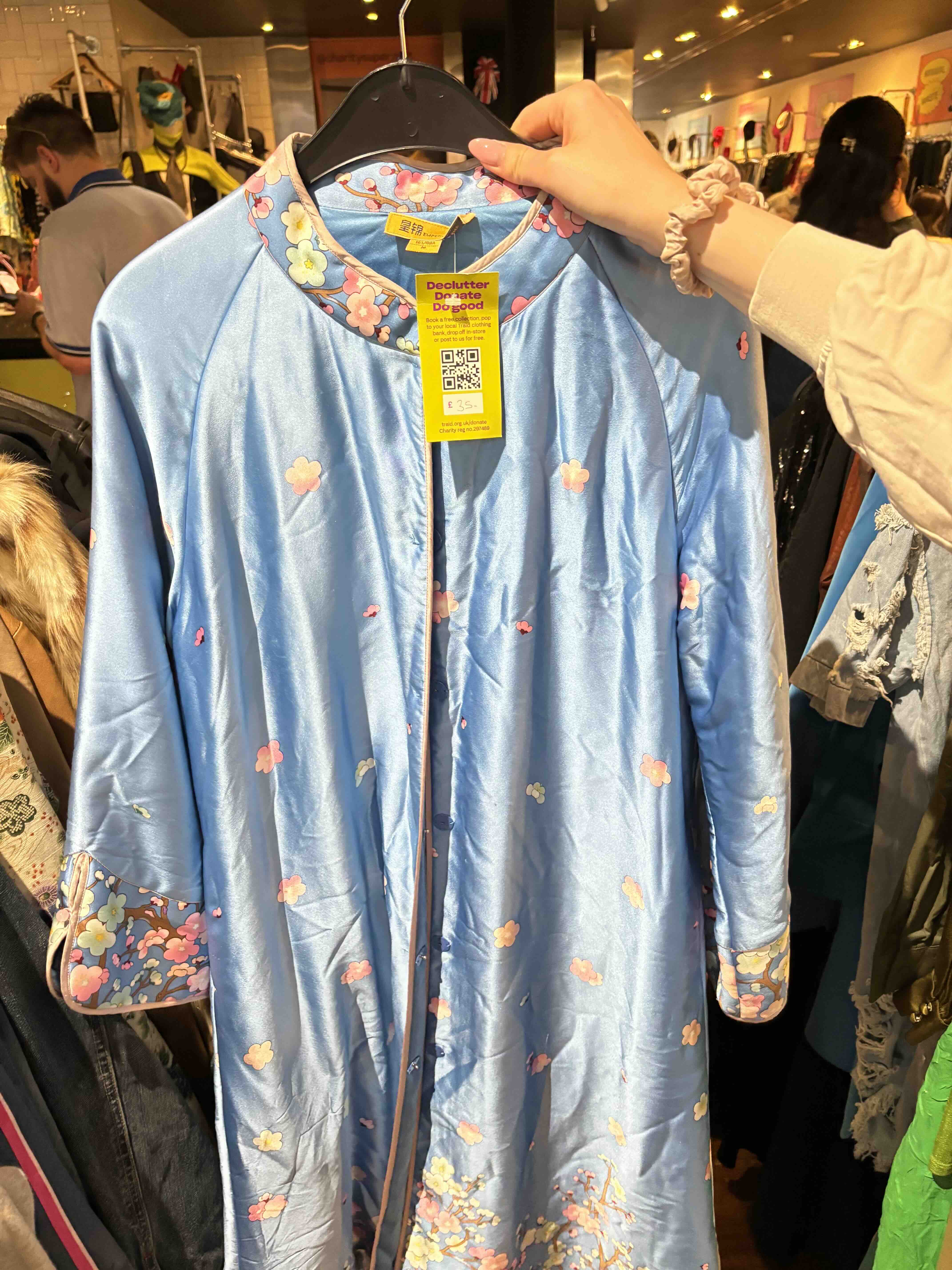 beautiful vintage kimono (sadly not my size 🥲) bought at Charity Super.Mkt for £35.00