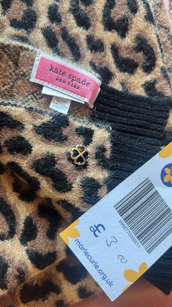 Kate Spade scarf went straight in my basket 😍 bought at Marie Curie for £3.00