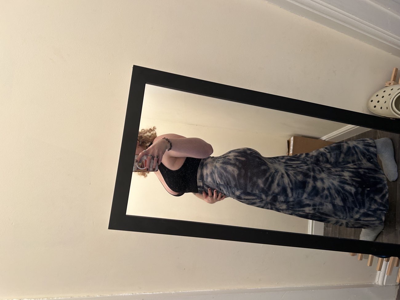I adore this single slit tie dye style maxi skirt in shades of blue and cream 🩵🤍 bought at Cancer Research UK for £6.50