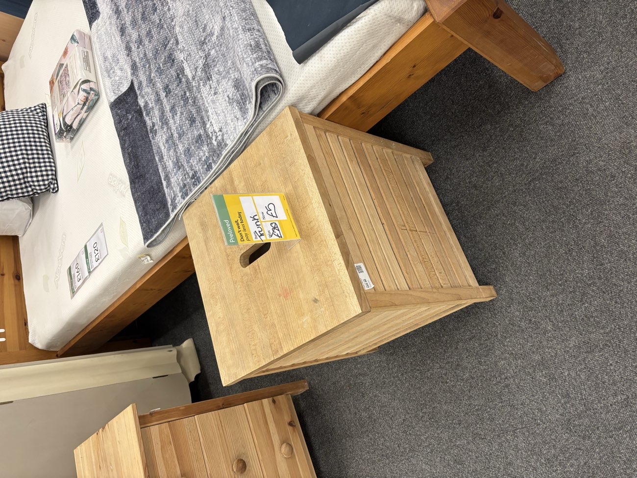 Nice bed side table for a fiver!! bought at British Heart Foundation Home Store for £5.00