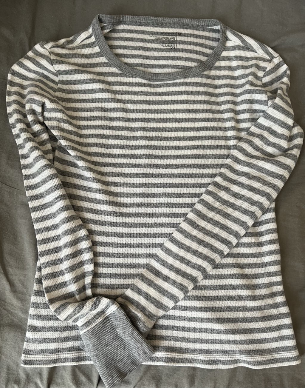 grey striped old navy top bought at Blue17 Vintage clothing for £10.00