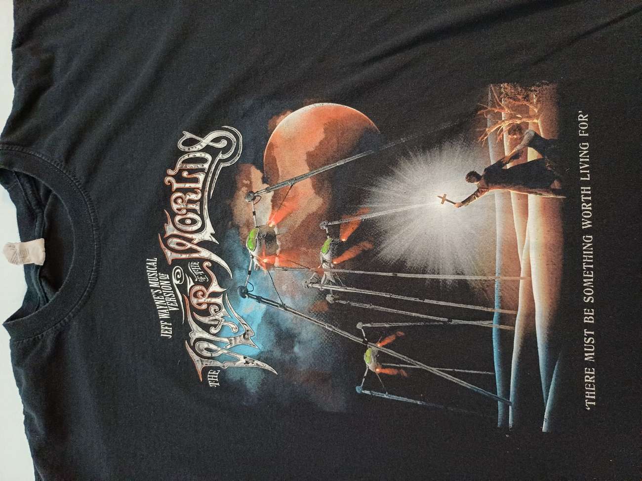 War of the Worlds Musical short sleeve top :) bought at Dorothy House Hospice for £4.95