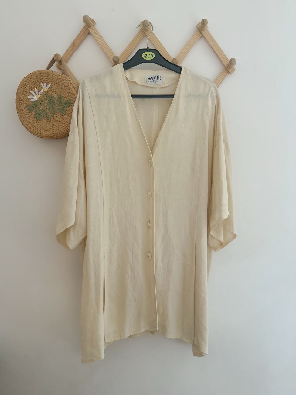 Vintage Wallis top product bought at Chestnut Tree House for £5.00