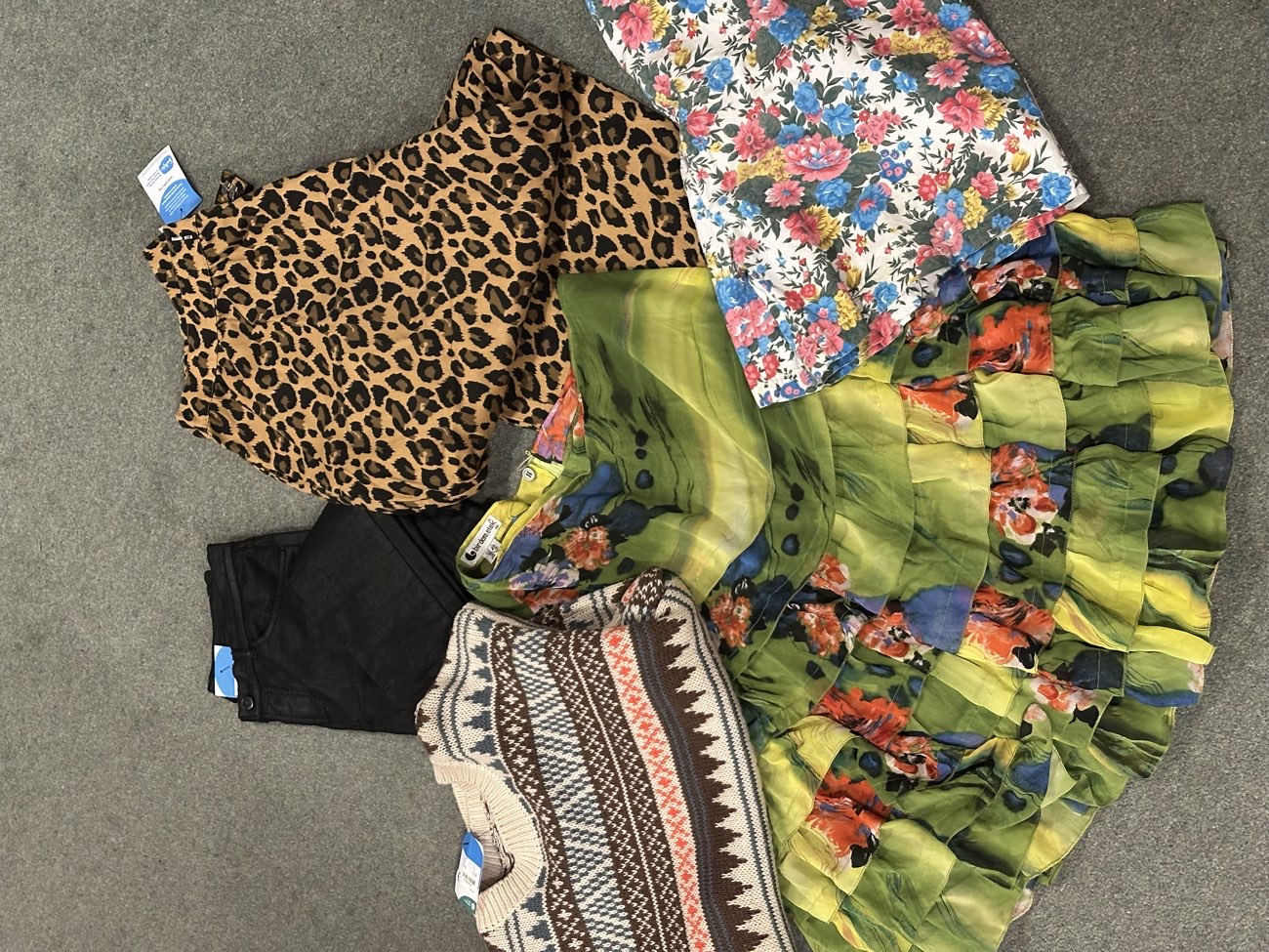 Kooples jeans, Y2K skirt, Lucy & Yak jeans, 80s shorts & vintage Benetton jumper all for Β£10 πΈ bought at Sue Ryder for Β£10.00
