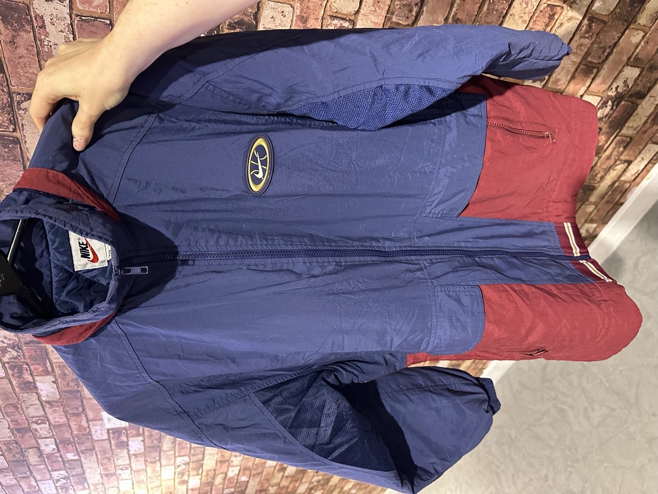 90s Nike Coat, an obvious heatwave essential 🔥 bought at Swipe Vintage x Mansfield Kilo Sale for £14.00