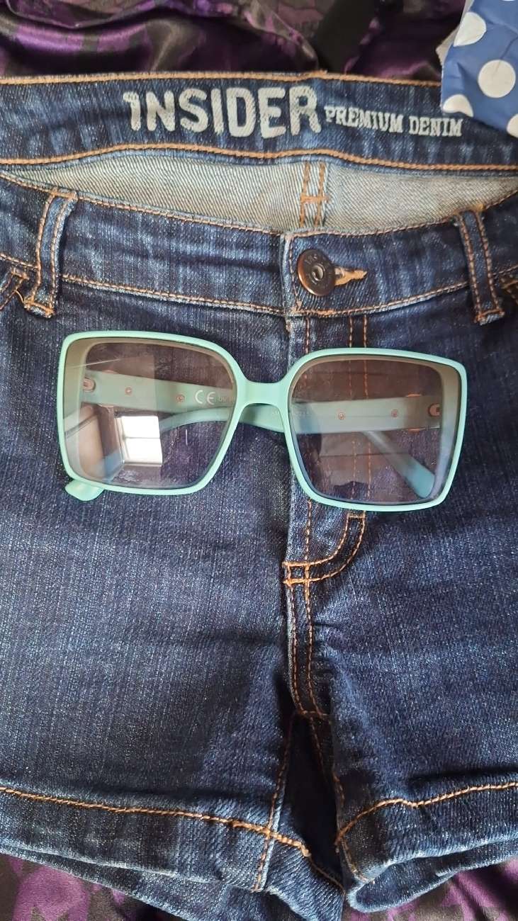 turquoise vintage sunglasses x bought at Circle Vintage Durham for £14.00