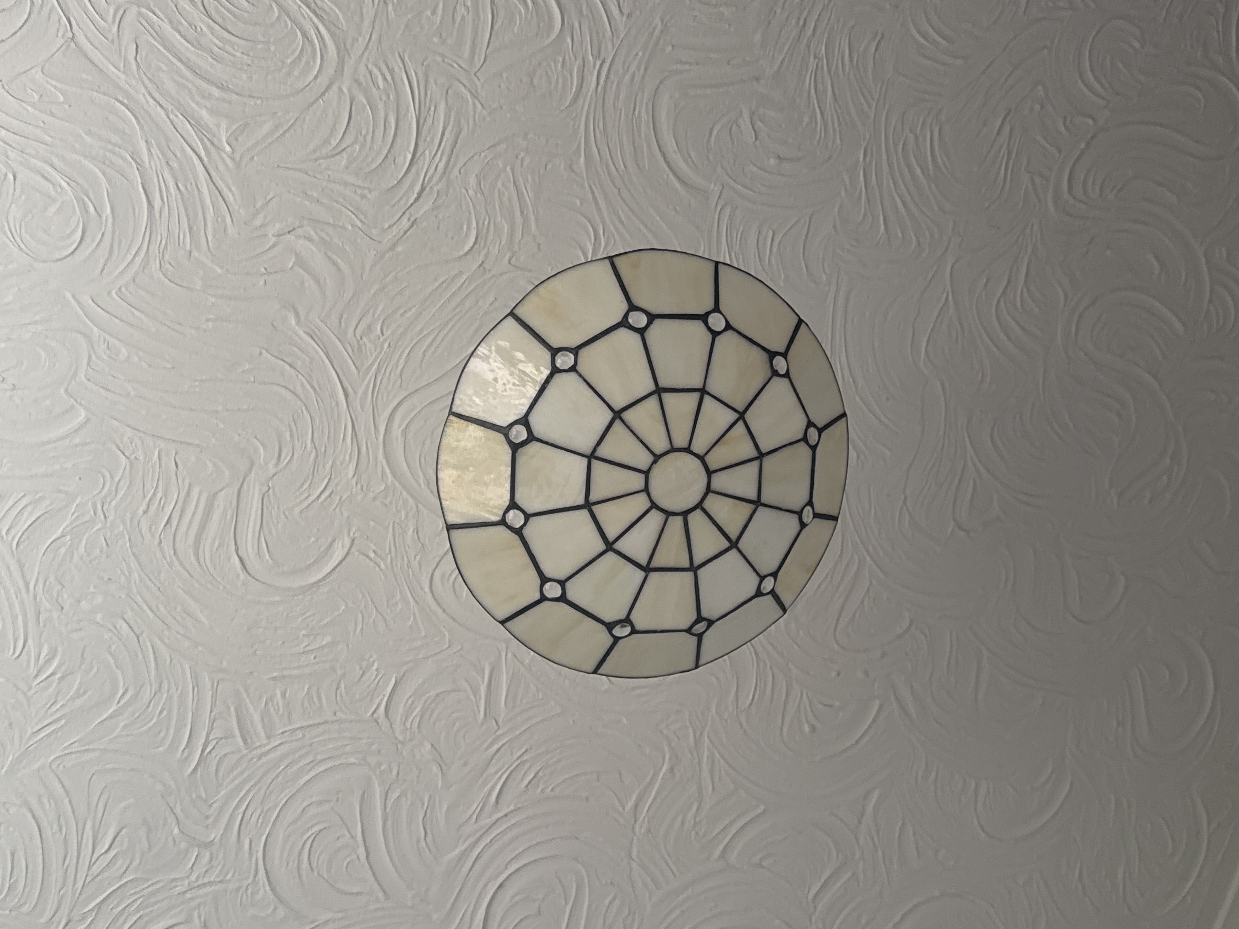 Tiffany style lamp shade product bought at Cambs Lock Antiques & Collectables for £20.00
