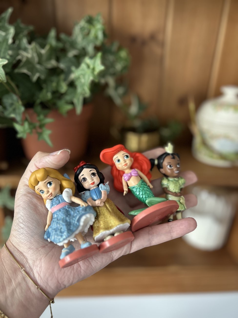 Disney animatior dolls x7 - £1 each product bought at British Heart Foundation for £7.00