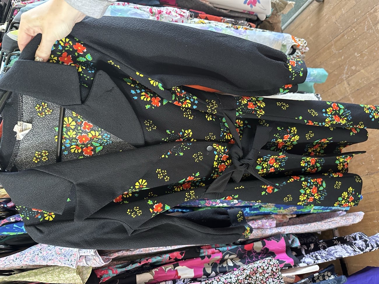 Chances of finding the same 70s dress twice? 🤯😂 £7 each bought at Swipe Vintage x Sudbury Kilo Sale for £7.00