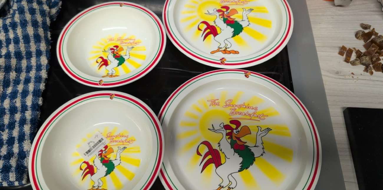vintage kelloggs bowls and plates bought at Barnardo's for Β£3.00