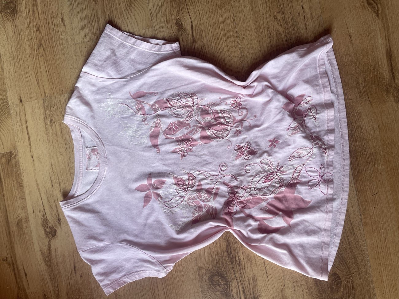Y2K embroidery pink tshirt bought at Barnardo's for £3.00