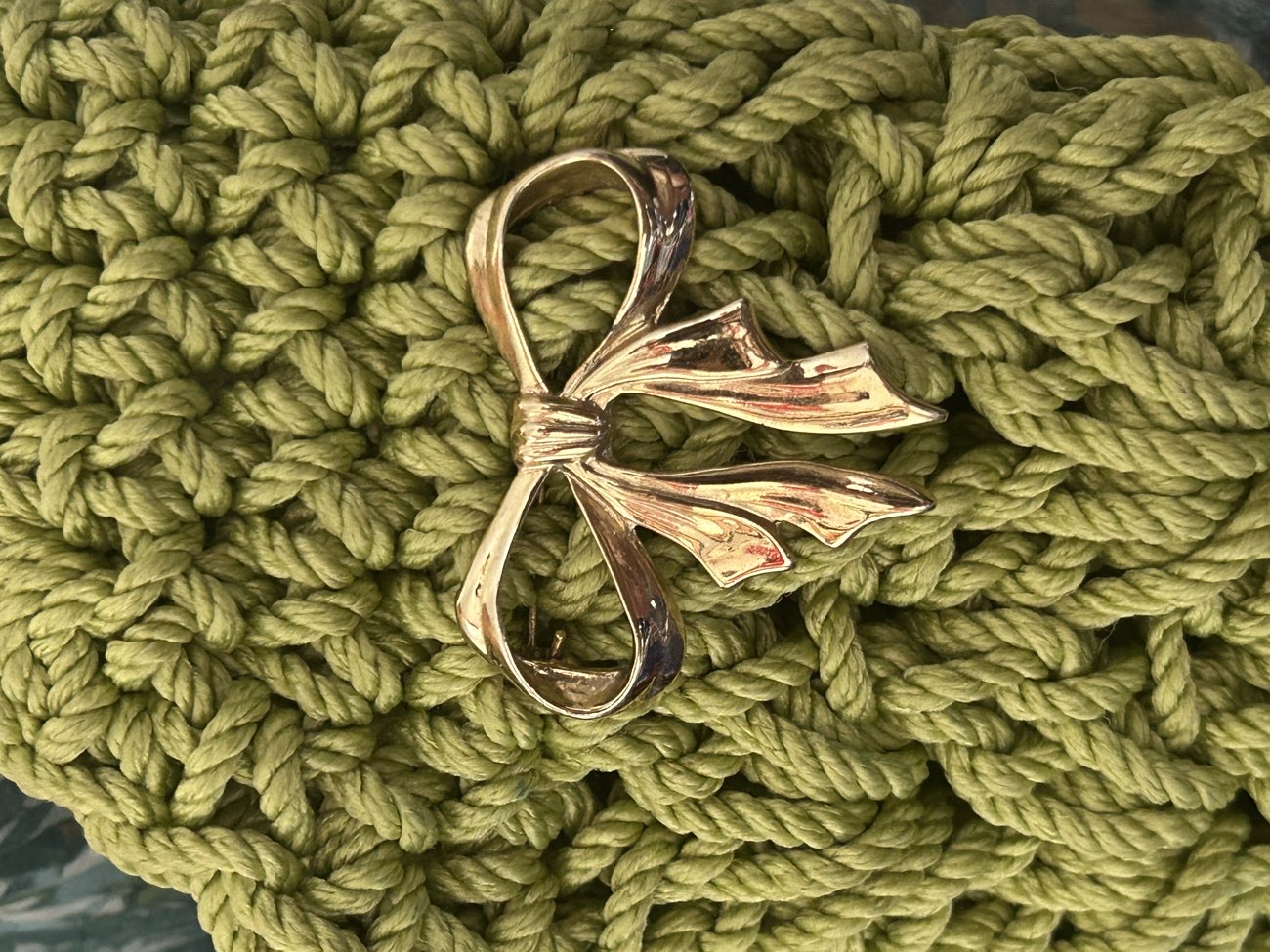 Bow Pin on Crochet Bag bought at British Red Cross for £2.50