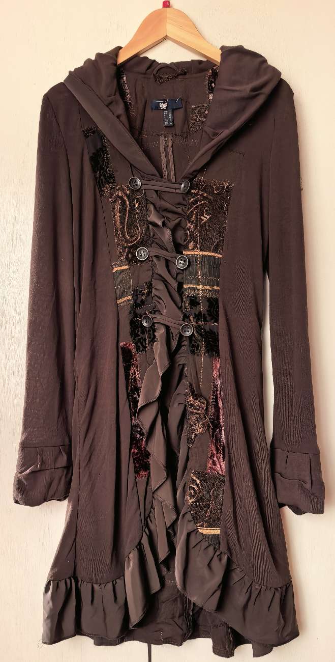 Vintage Brown Patterned Long Sleeve Dress (everything £12 or less sale) bought at Beyond Retro Coal Drops Yard for £10.50