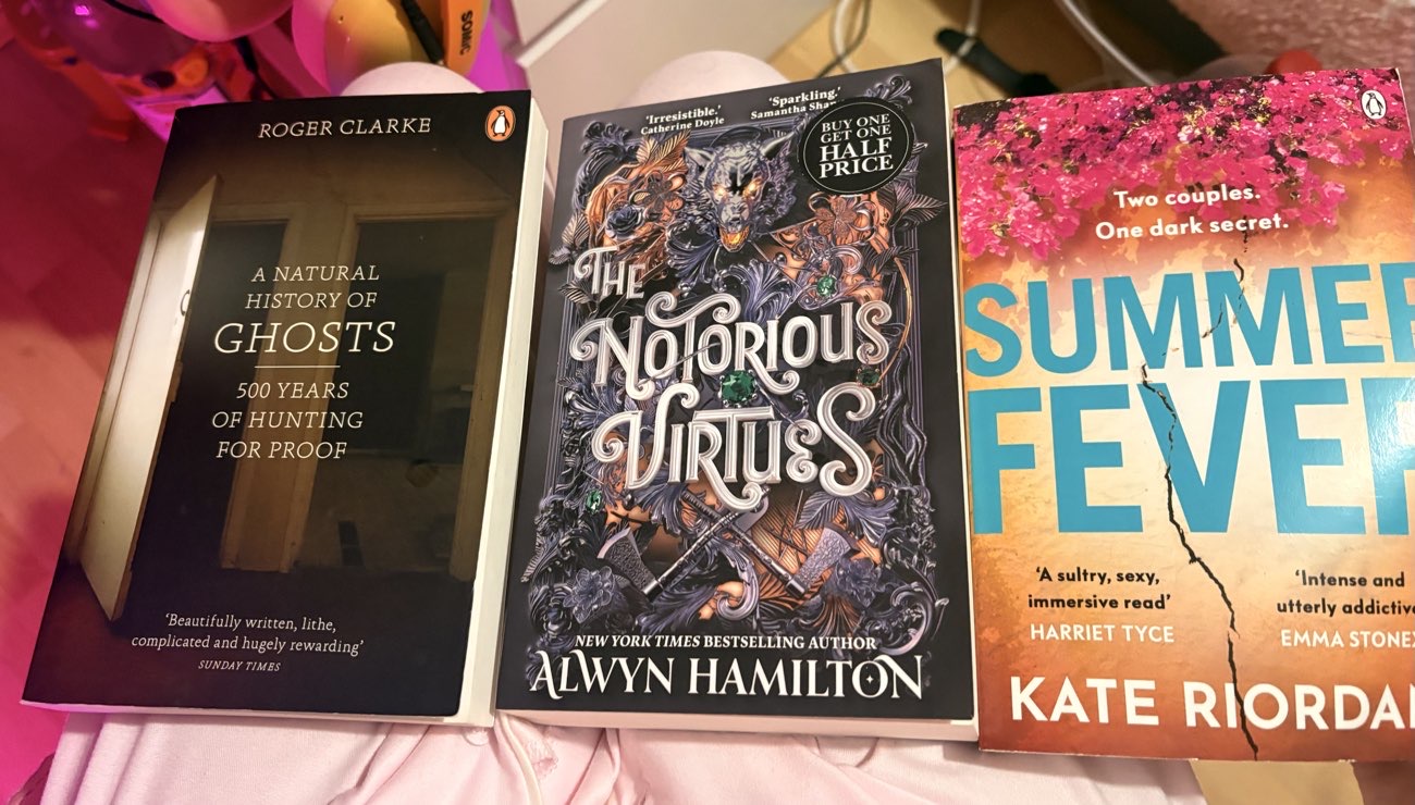 Selection of great quality books for 75p each ! I love this shop they have great finds. bought at St Giles Hospice for Β£2.25