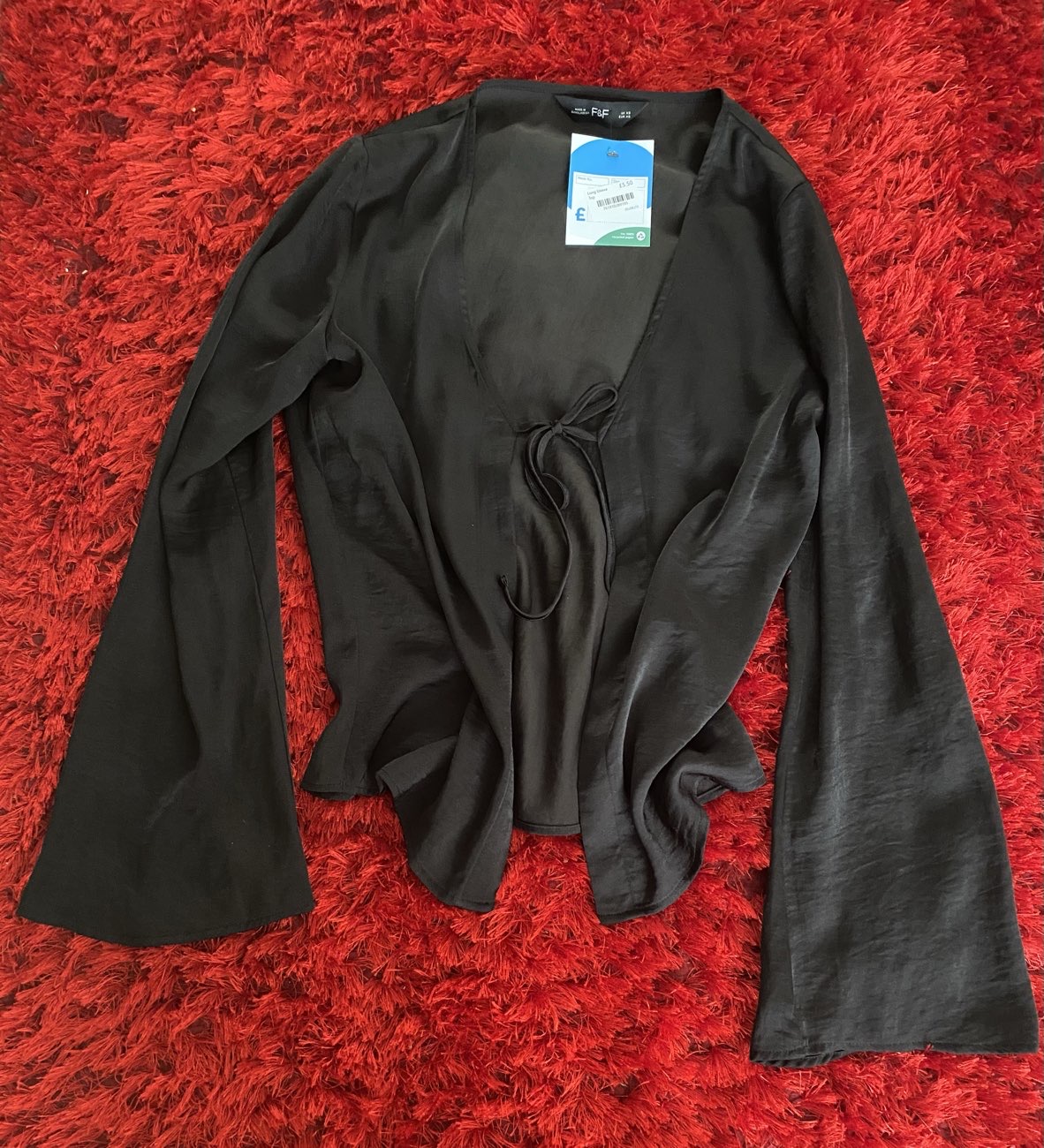 in love with the sleeves!! bought at Sue Ryder for £5.50