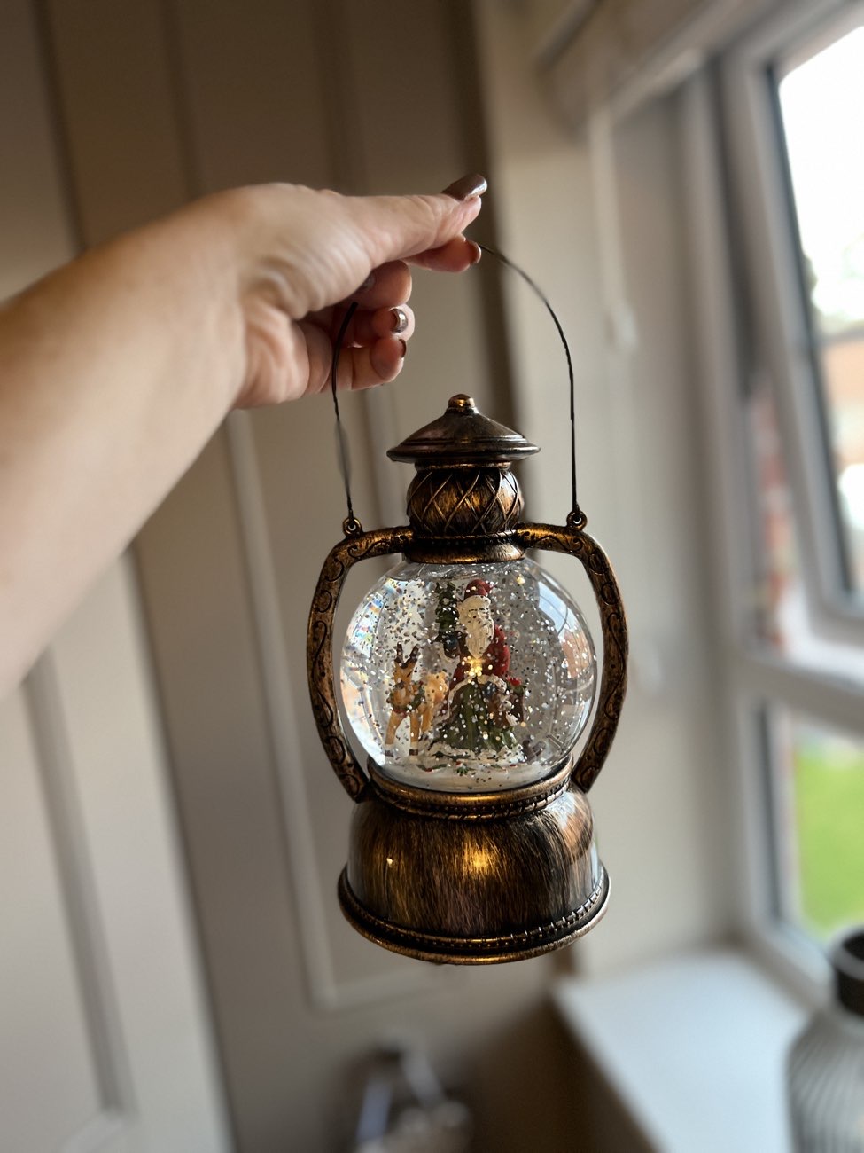Christmas light - the first thing in here I’ve ever found that wasn’t priced ridiculously bought at Oxfam Shop for £5.99