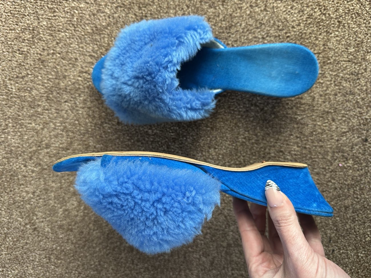 1960s blue fluffy house slippers 💙(not buying any more shoes this week!) bought at Elsecar Antiques Centre Ltd for £8.00