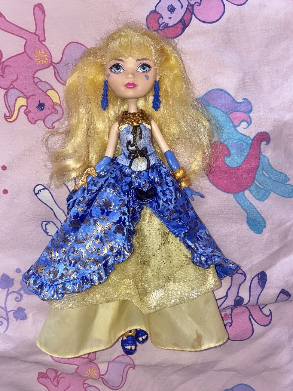 Ever After High "Blondie Locks" Thronecoming doll product bought at St Leonard's Hospice Shop for £1.50