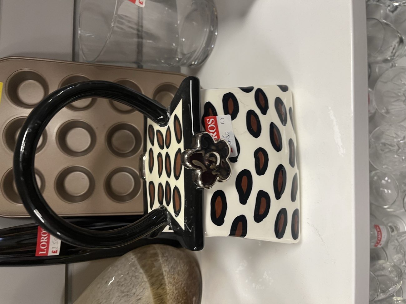 Handbag Storage Box! So adorable! 👜 product bought at Loros for £3.50