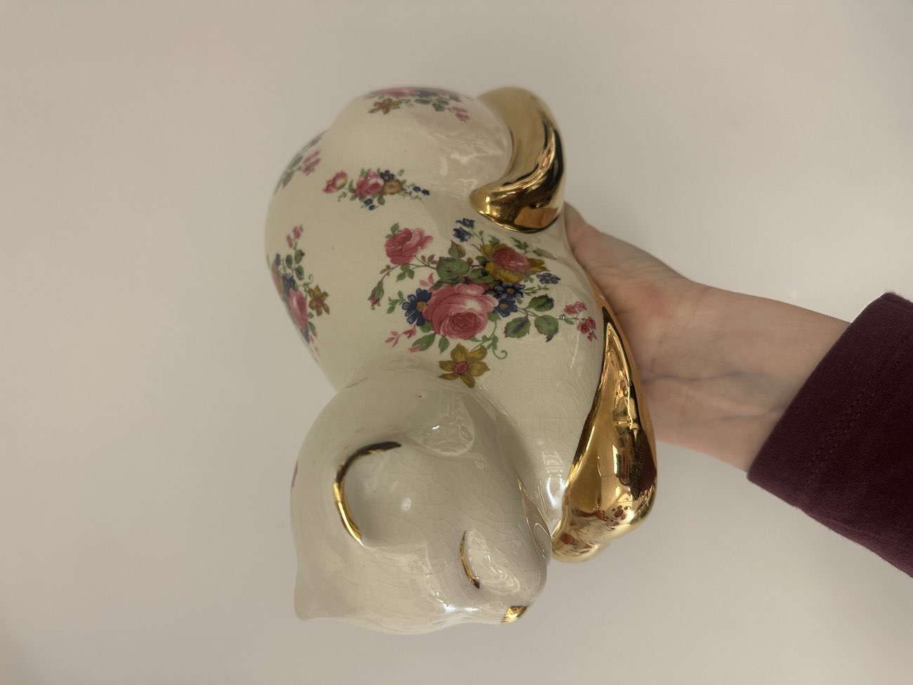 Can’t believe I found the matching Staffordshire cat to go with the dogs I got the other day 😭 bought at St Luke's Kilner Way for £6.00