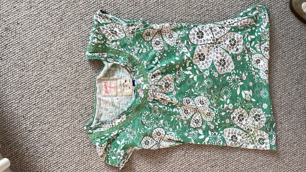 cutest old label manta ray top product bought at Cancer Research UK for £3.95