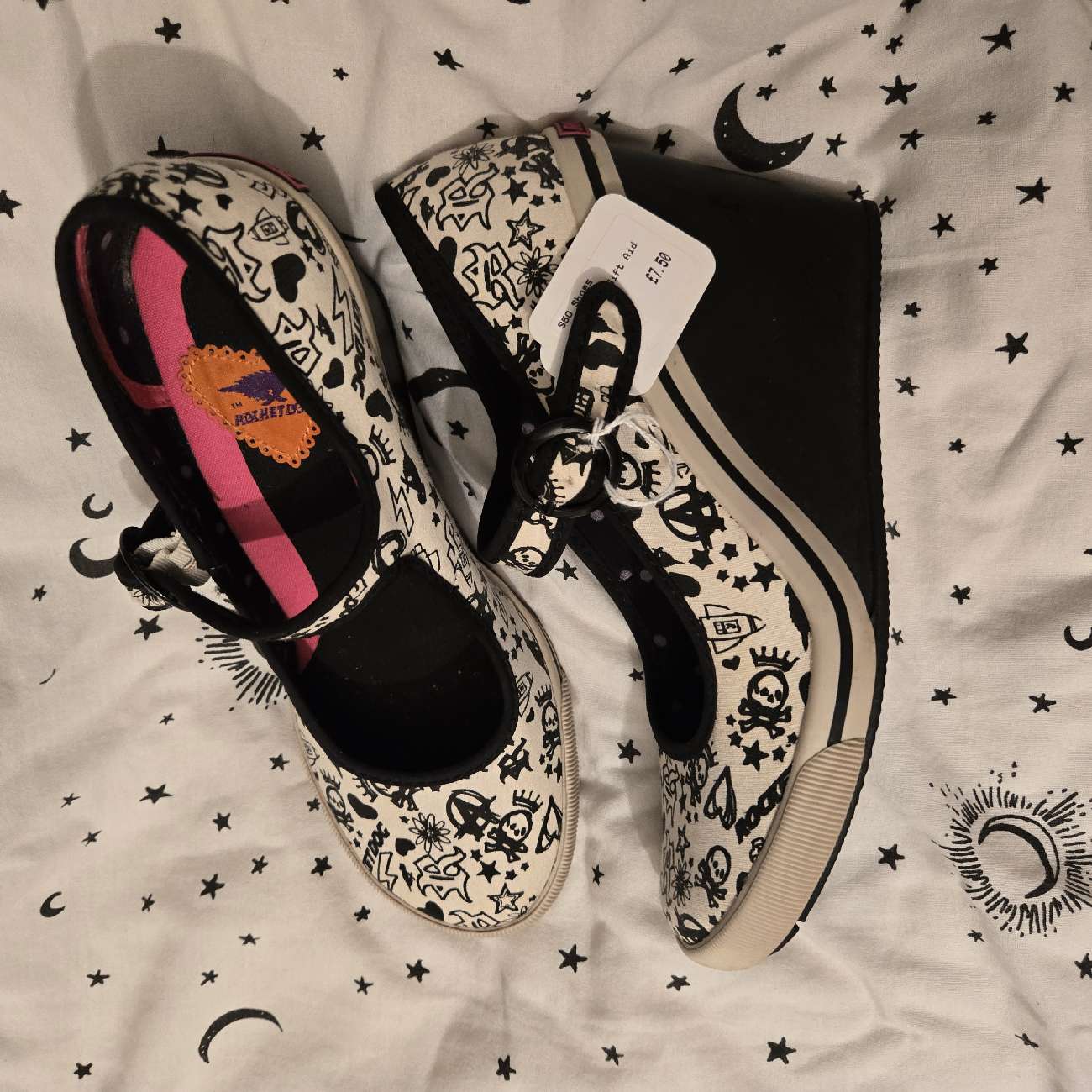 VINTAGE ROCKET DOG SHOES!!!! literally still giggling from this purchase best thrift ever. ☆☆☆☆ bought at Store50 - Pilgrims Hospices for £7.50