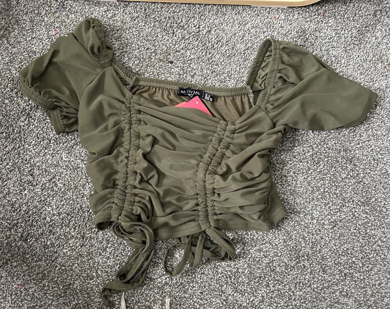 Brand new green puff sleeve crop top from nastygal product bought at British Heart Foundation for £6.50