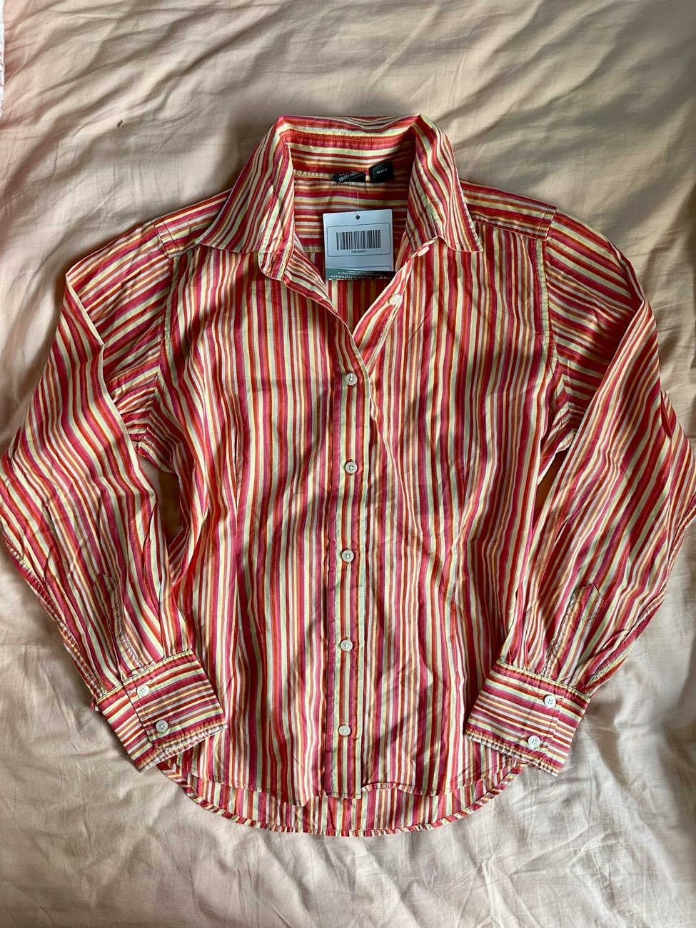 The colours on this shirt... PERFECT😭 product bought at St Luke's Hospice for £12.50