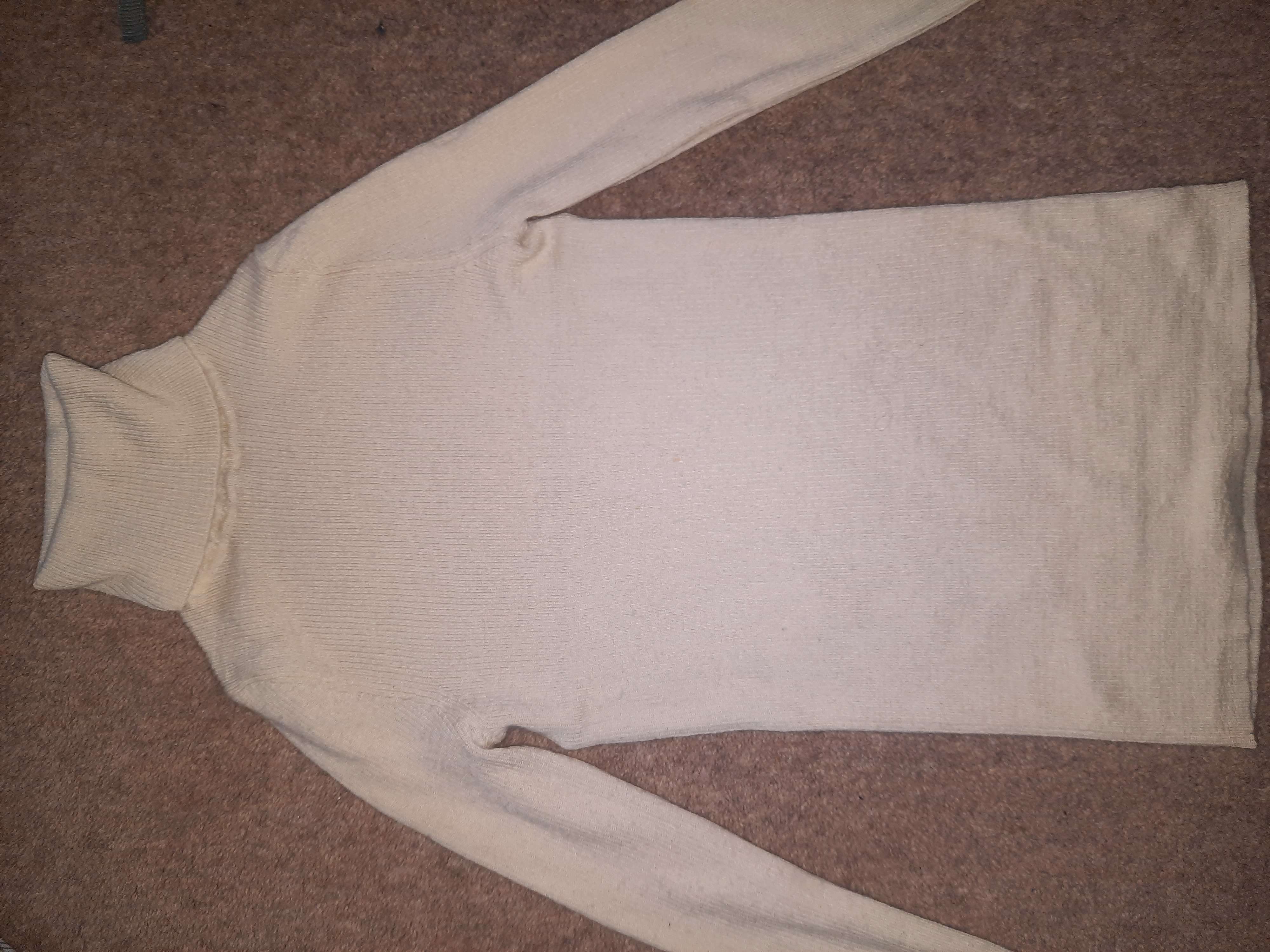 Cream turtleneck bought at The Big Smoke Vintage Clothing for €12.00