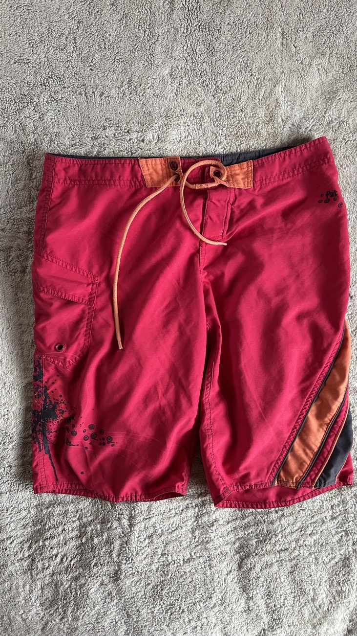 Cool lowrise y2k beach shorts bought at British Heart Foundation for £3.00
