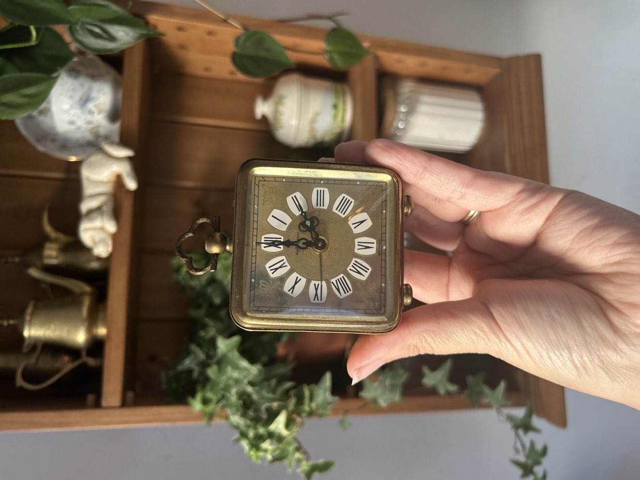The most beautiful little clock! bought at Robin's Nest Emporium for £10.00