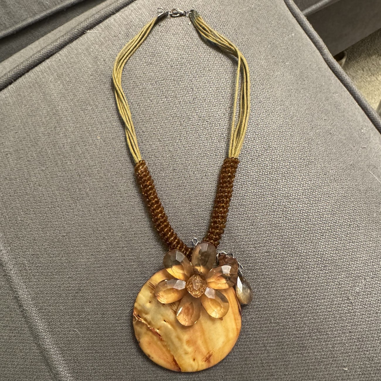 Adorable shell necklace, only £1 - sorry this isn’t even the last of my car boot ball. 🫢😅 bought at Pledwick Car Boot 2026. for £1.00