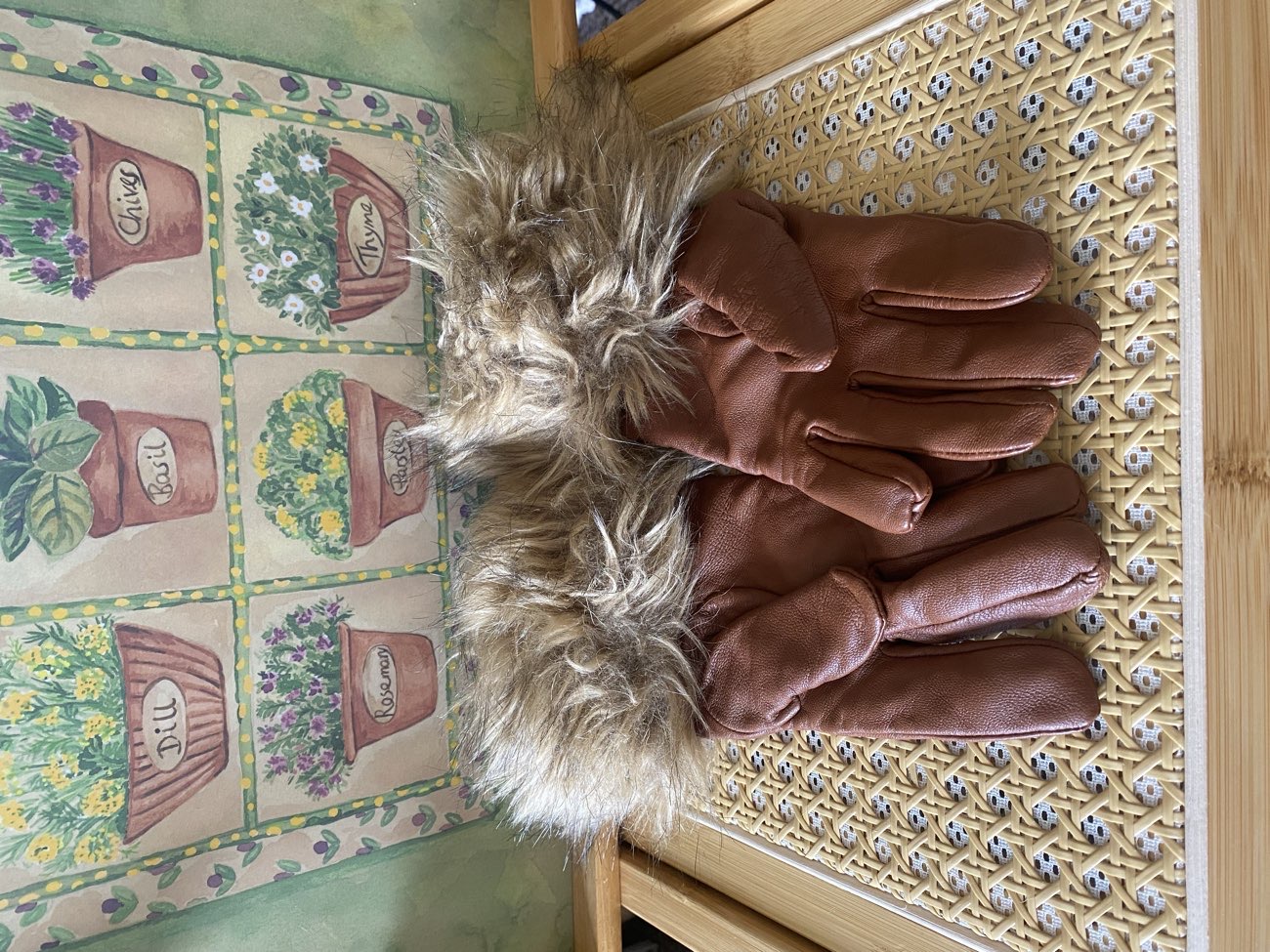 Leather Gloves With Fur Lining 🍎 product bought at Barnardo's for £4.00