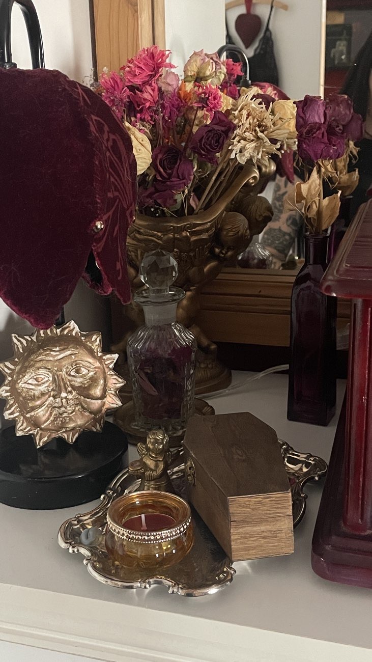 Various trinkets bought at Sue Ryder for £8.00