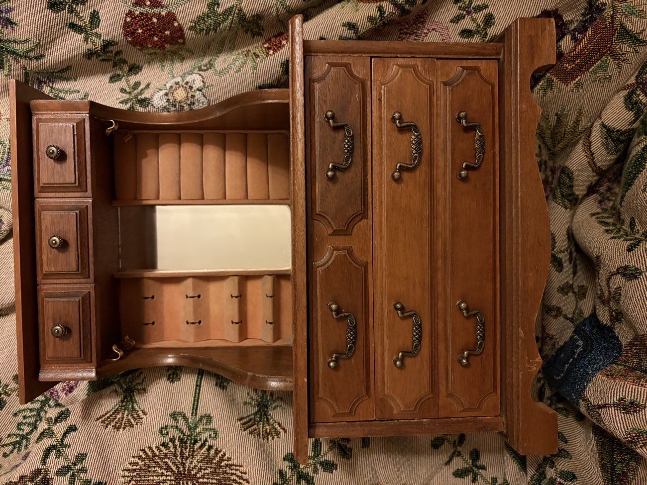 Vintage jewellery dresser bought at Drapers Lane Antiques