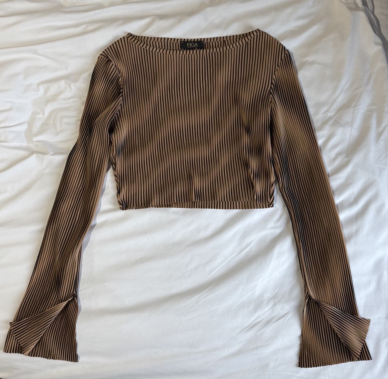 crop top with flared sleeves bought at Mind for £3.75