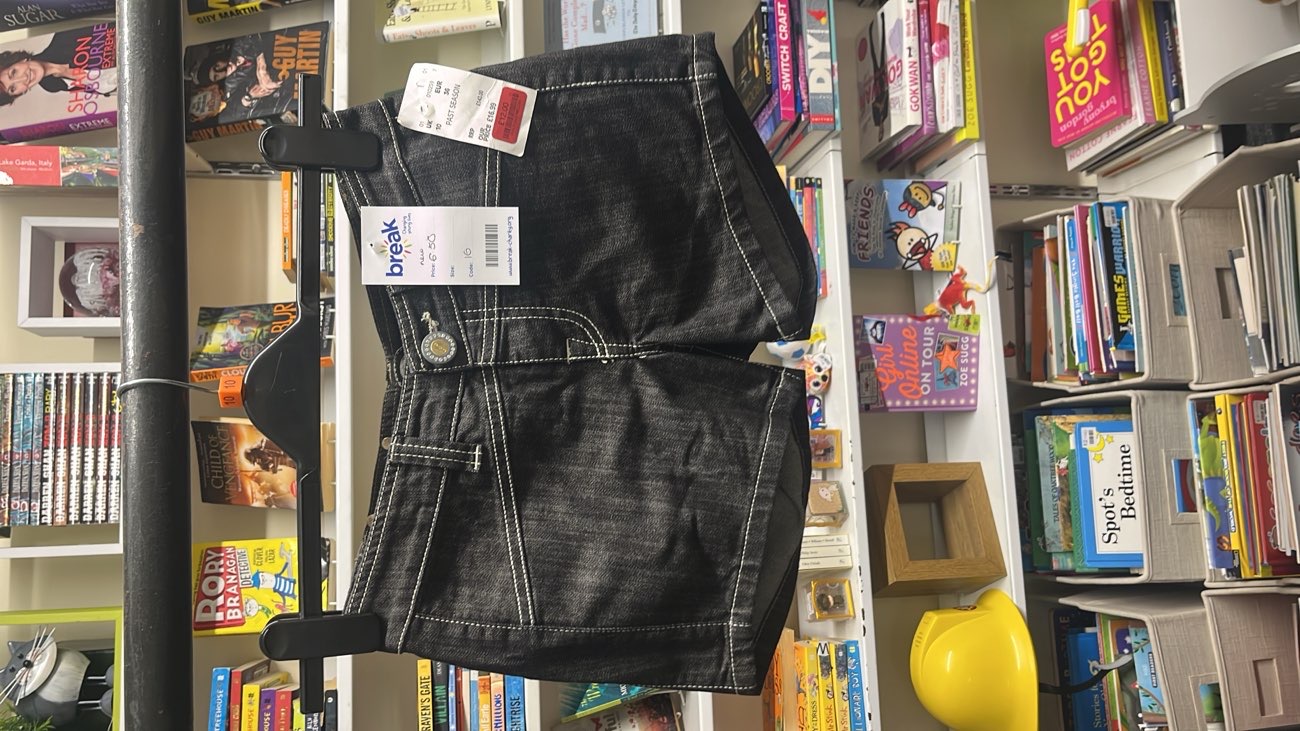 Bought these shorts 🖤 bought at Break for £6.50