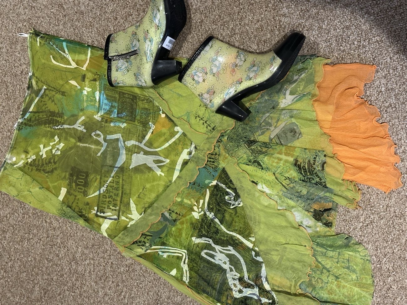 Y2K skirt & 60s style rail booties ☔️💐 bought at Thornberry Animal Sanctuary for £9.00