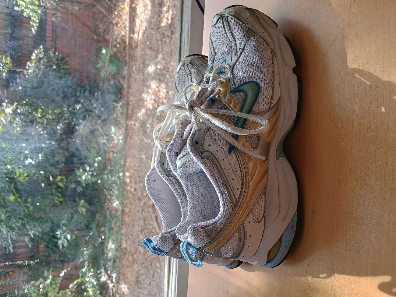 Vintage Nike BRS 1000 Trainers product bought at Tapping House Hospice for £3.00