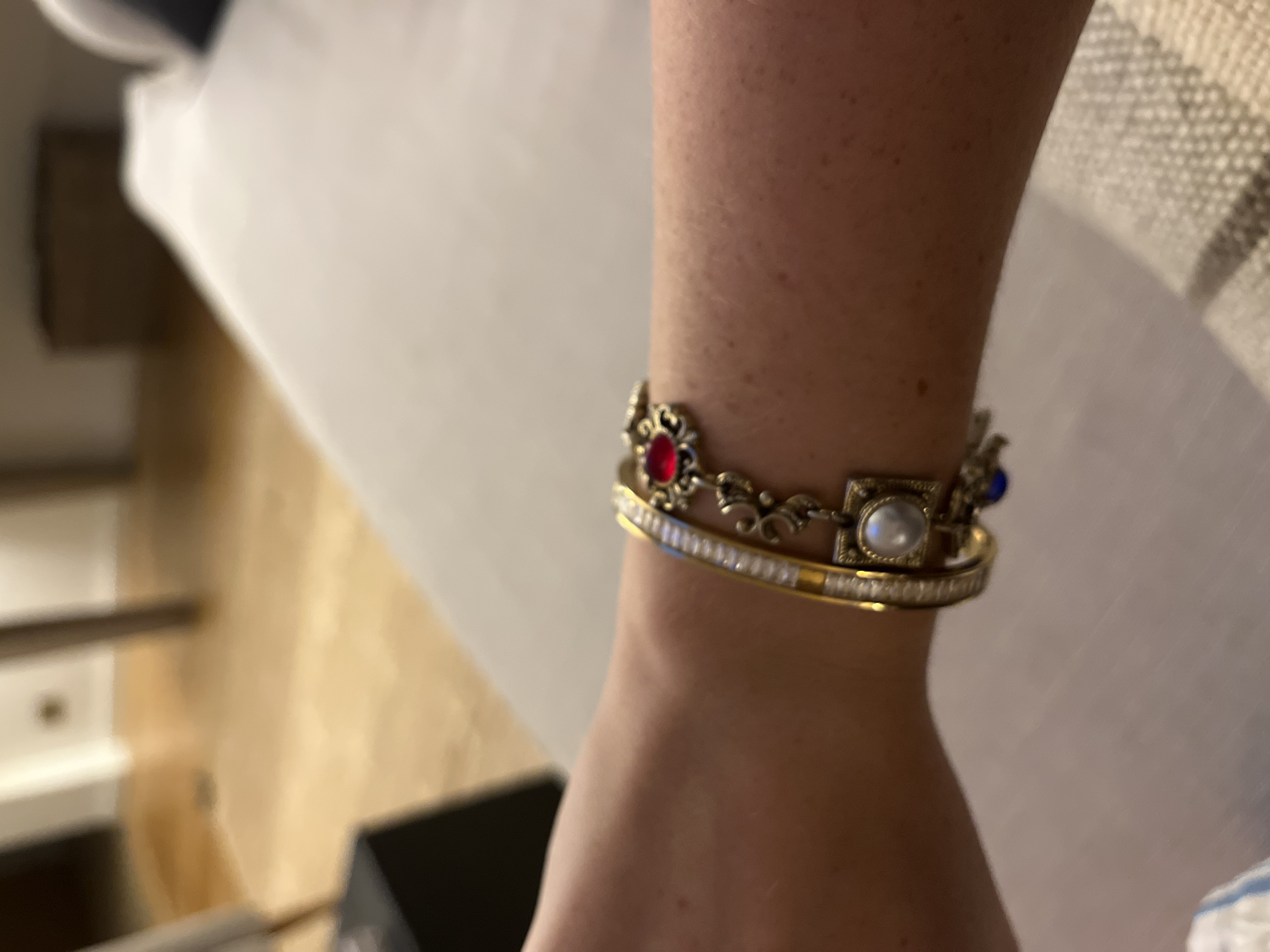 amazing vintage jewellery product bought at Cancer Research UK for £2.50