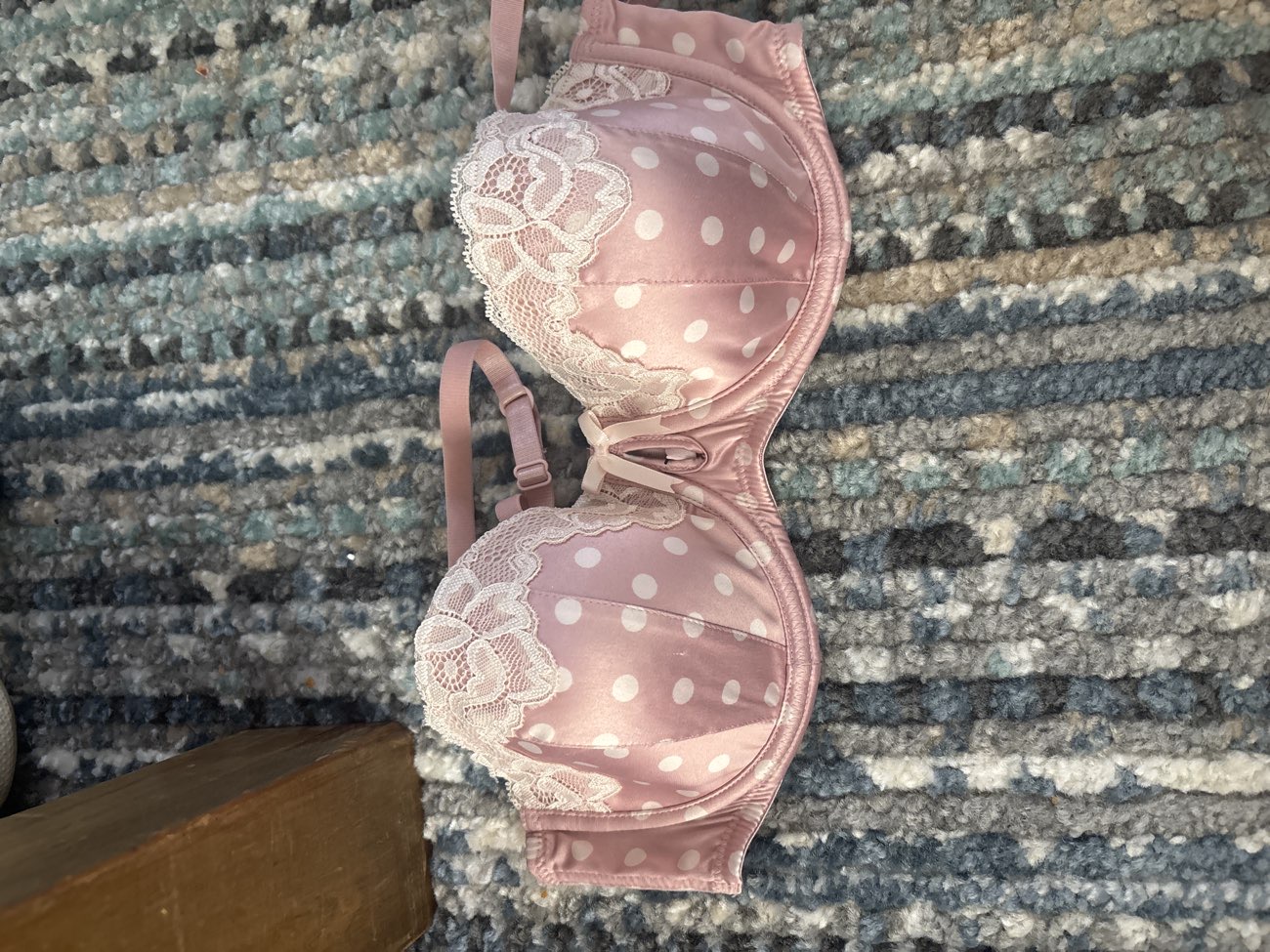 Pink VS bra bought at Barnardo's for £1.50